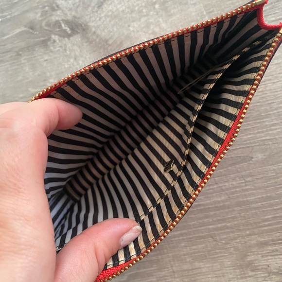 Kate Spade ♠️ Wristlet - Picture 3 of 3
